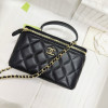Chanel chain L